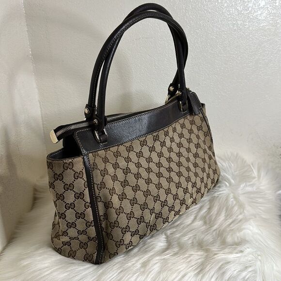 💯Authentic Gucci Handbag 🍀 - Picture 4 of 17